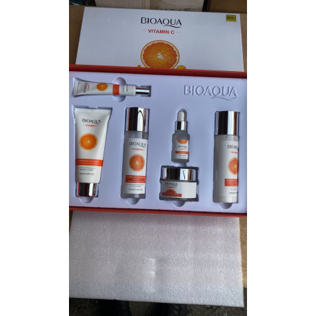 Подарунковий набір для обличчя що зволожує BIOAOUA vitamin c set з вітаміном с 6 засобів код BQY97168